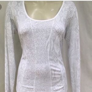 White snakeskin lulu lemon top size 6